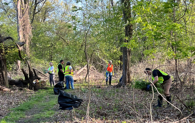 /explore/calendar/2026/05/07/special-stewardship-workday-world-migratory-bird-day