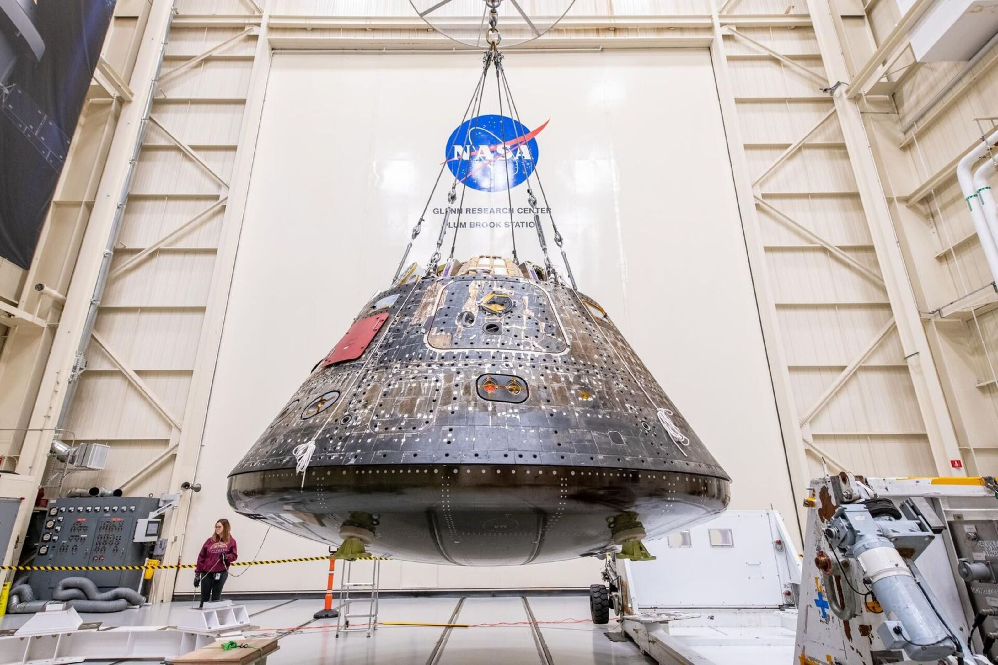 Orion Environmental Test Article (ETA) arrival at NASA Glenn testing facilities