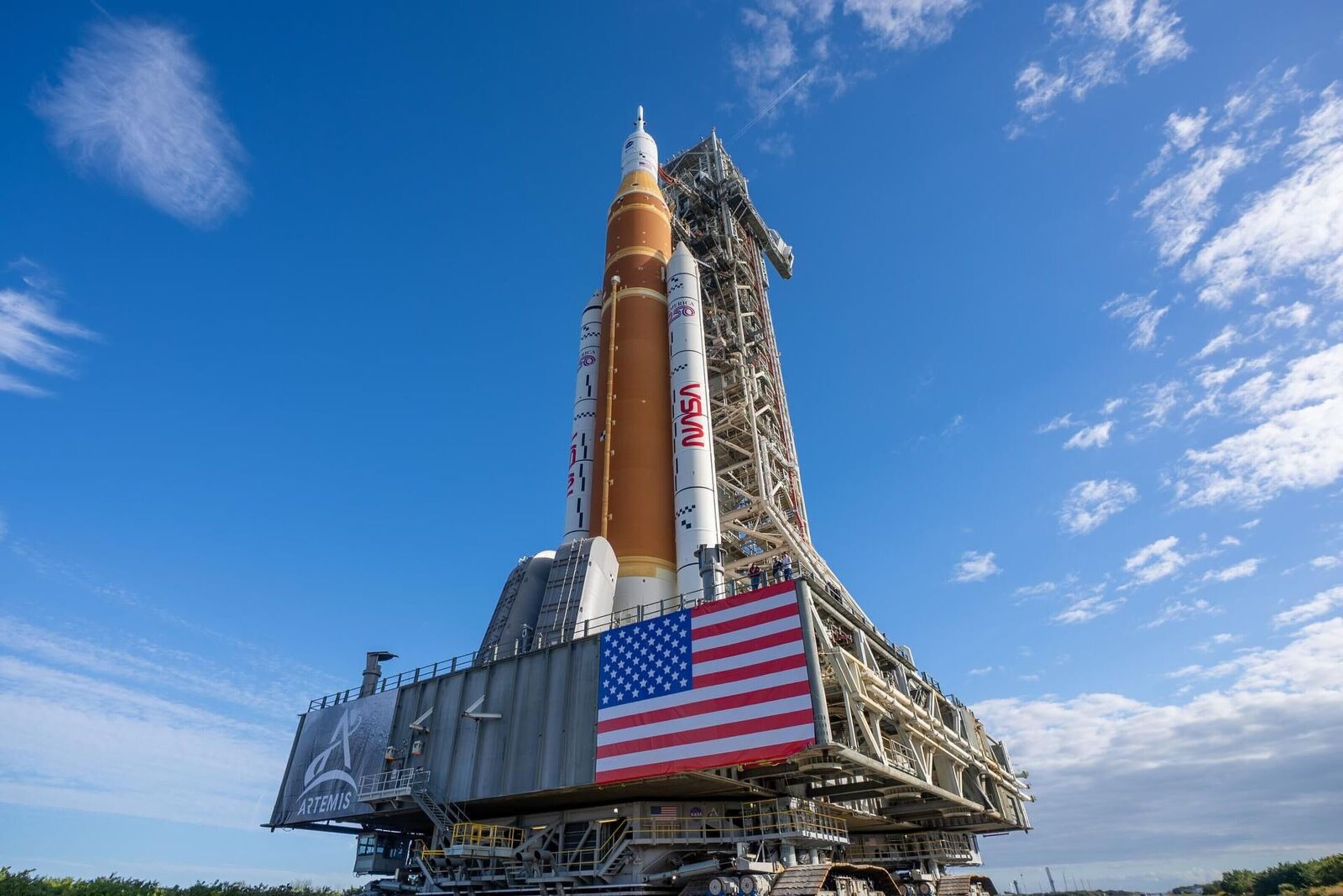 NASA’s Artemis II SLS Rocket and Orion spacecraft rollout to launch pad